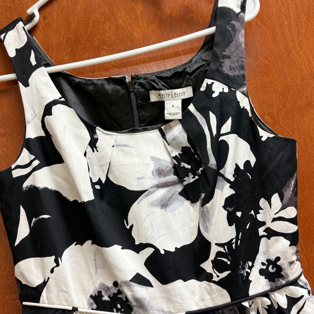 White House Black Market Monochrome Floral Dress Sz 8 - Picture 3 of 12